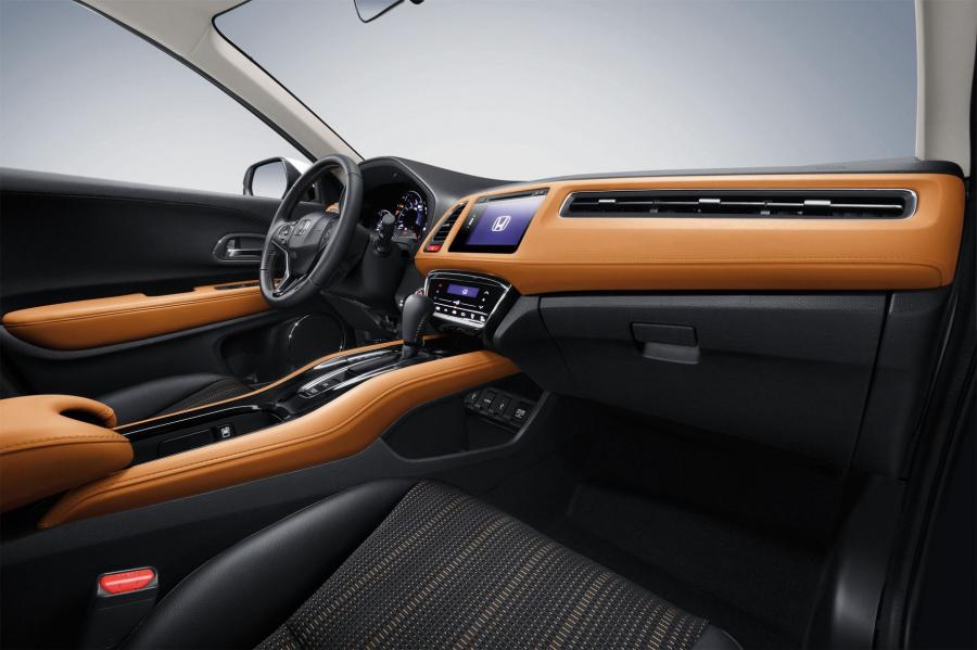 Интерьер Honda Vezel 2014 года  (CN) (фото 5 из 11)